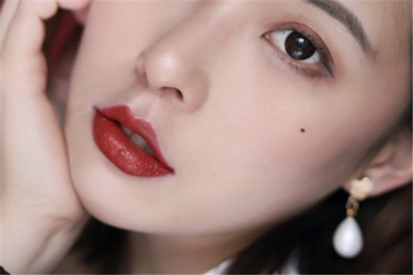 雅詩蘭黛金管305口紅多少錢 升級金管口紅 雅詩蘭黛金管305口紅多少錢 升級金管口紅