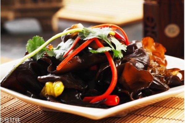 黑木耳的食療功效及其減肥食譜做法 黑木耳的食療功效及其減肥食譜做法