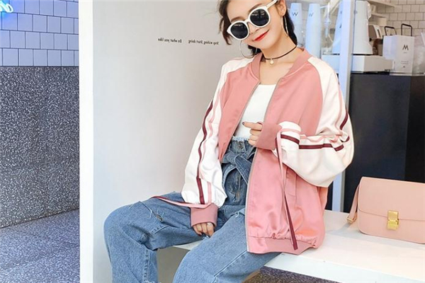 棒球服要買大一碼嗎 看個人搭配 棒球服要買大一碼嗎 看個人搭配