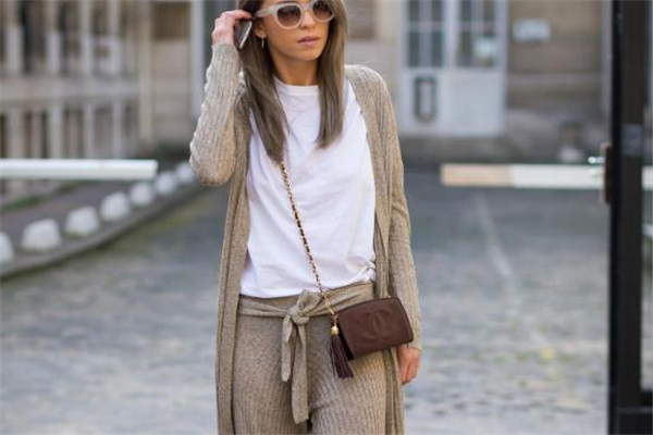 毛衣開衫怎么搭配 解決日常出行搭配 毛衣開衫怎么搭配 解決日常出行搭配
