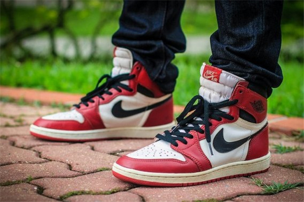 aj1芝加哥復(fù)刻過(guò)幾次 經(jīng)典爆款配色