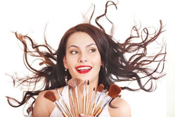 化妝品打開一年還能用嗎 注意化妝品保質(zhì)期 化妝品打開一年還能用嗎 注意化妝品保質(zhì)期