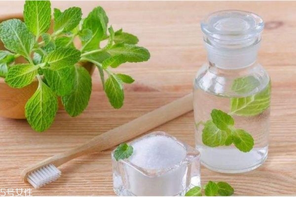 在家如何讓牙齒快速變白 怎么讓牙齒變白的妙招 在家如何讓牙齒快速變白 怎么讓牙齒變白的妙招