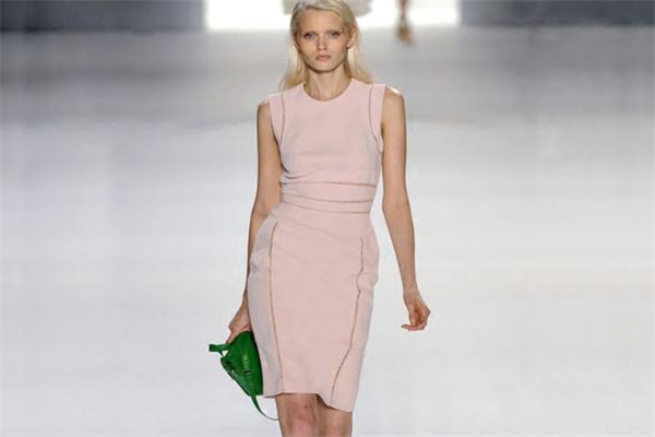 裸粉色配什么顏色好看 有這些選擇 裸粉色配什么顏色好看 有這些選擇