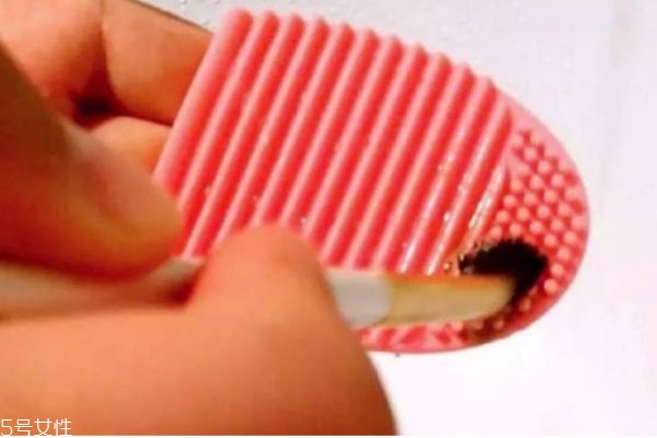 化妝工具如何清洗 怎么洗化妝工具 化妝工具如何清洗 怎么洗化妝工具