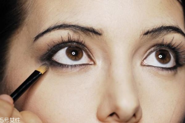 初學(xué)者自己怎么畫(huà)眼線 超簡(jiǎn)單眼線畫(huà)法
