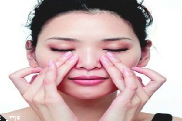 眼霜按摩手法 教你正確使用眼霜 眼霜按摩手法 教你正確使用眼霜