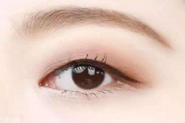 內(nèi)雙的人怎么畫眼線 這些小技巧要學(xué)會(huì) 內(nèi)雙的人怎么畫眼線 這些小技巧要學(xué)會(huì)