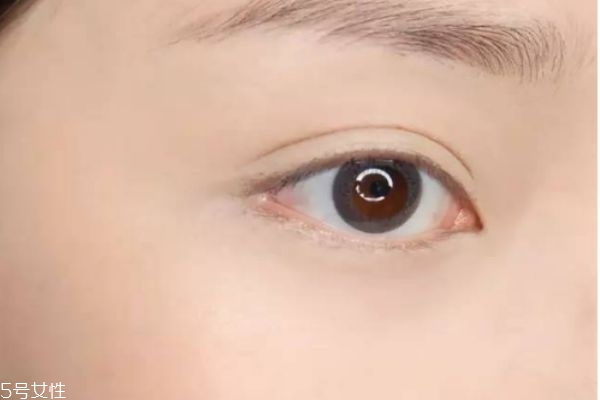 遮瑕粉底液怎么用 遮瑕小技巧 遮瑕粉底液怎么用 遮瑕小技巧