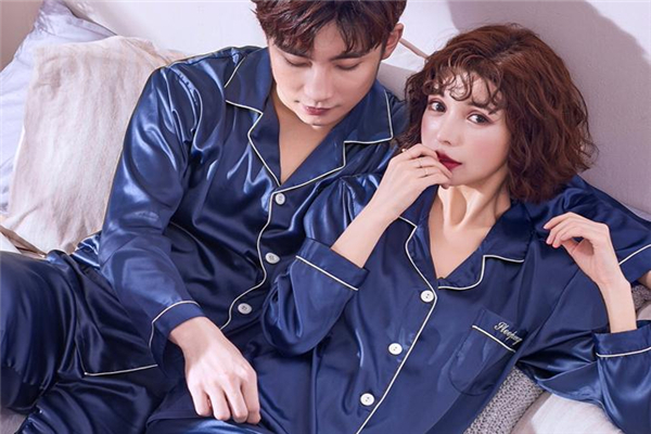 真絲睡衣可以甩干嗎 盡量不要這樣做 真絲睡衣可以甩干嗎 盡量不要這樣做