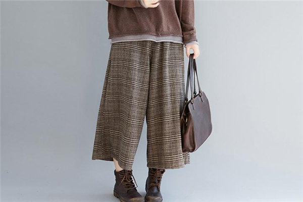 2019年流行什么闊腿褲 穿出大長腿 2019年流行什么闊腿褲 穿出大長腿