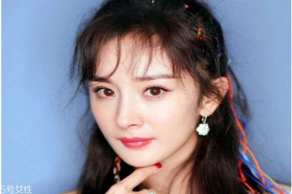 瓜子臉大額頭適合什么發(fā)型 長(zhǎng)臉大額頭女生適合發(fā)型 瓜子臉大額頭適合什么發(fā)型 長(zhǎng)臉大額頭女生適合發(fā)型