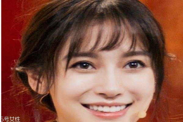 瓜子臉大額頭適合什么發(fā)型 長(zhǎng)臉大額頭女生適合發(fā)型 瓜子臉大額頭適合什么發(fā)型 長(zhǎng)臉大額頭女生適合發(fā)型