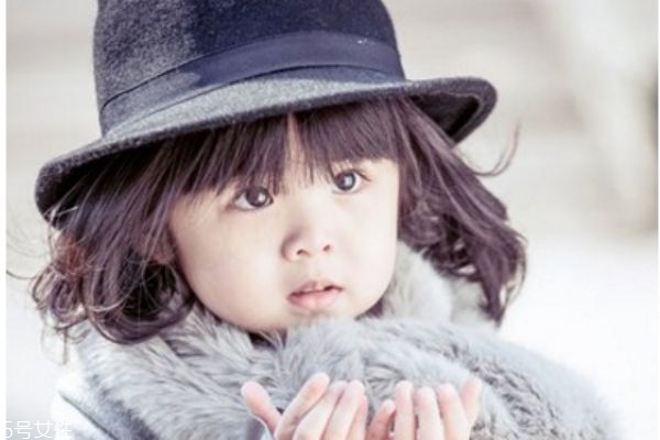 小女孩短發(fā)發(fā)型 兒童短發(fā)發(fā)型圖片 小女孩短發(fā)發(fā)型 兒童短發(fā)發(fā)型圖片