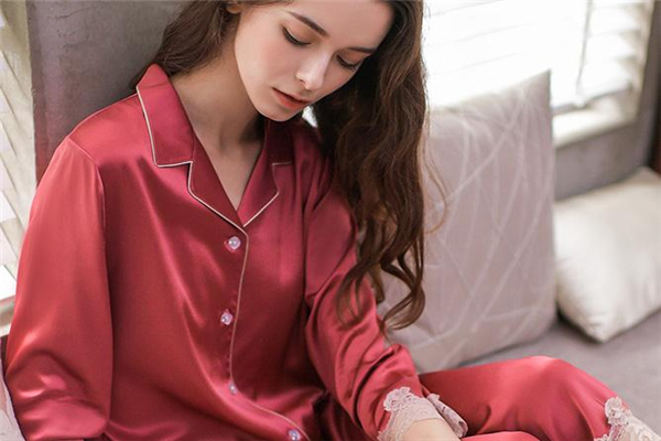 真絲睡衣容易皺怎么辦 是正?，F(xiàn)象