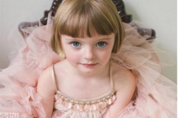 小女孩短發(fā)發(fā)型 兒童短發(fā)發(fā)型圖片 小女孩短發(fā)發(fā)型 兒童短發(fā)發(fā)型圖片