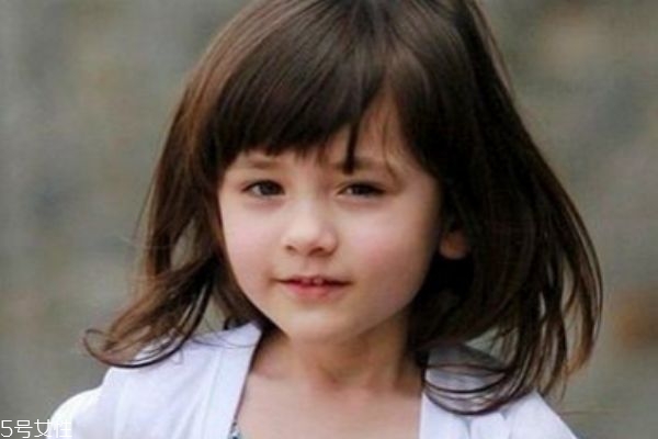 小女孩短發(fā)發(fā)型 兒童短發(fā)發(fā)型圖片 小女孩短發(fā)發(fā)型 兒童短發(fā)發(fā)型圖片