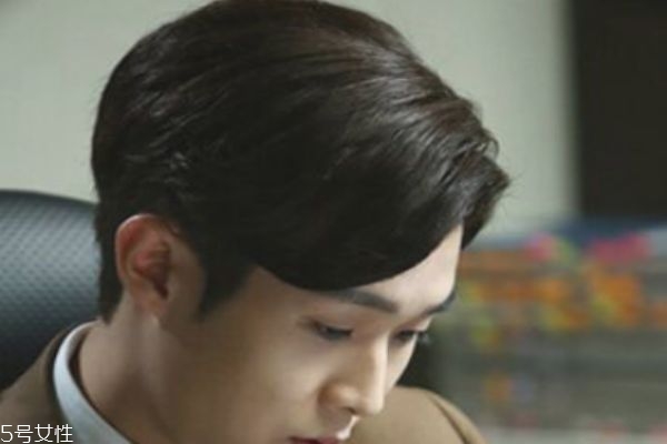 男生37分發(fā)型有哪幾種 男生韓式短發(fā)發(fā)型 男生37分發(fā)型有哪幾種 男生韓式短發(fā)發(fā)型