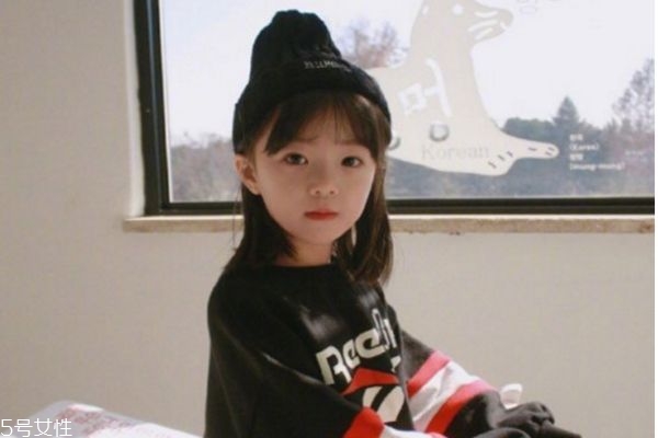 小女孩短發(fā)發(fā)型 兒童短發(fā)發(fā)型圖片 小女孩短發(fā)發(fā)型 兒童短發(fā)發(fā)型圖片