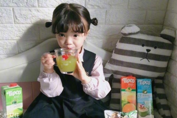 小女孩短發(fā)發(fā)型 兒童短發(fā)發(fā)型圖片 小女孩短發(fā)發(fā)型 兒童短發(fā)發(fā)型圖片