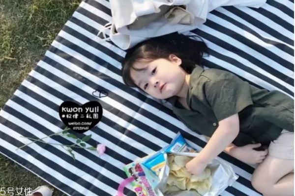 小女孩短發(fā)發(fā)型 兒童短發(fā)發(fā)型圖片 小女孩短發(fā)發(fā)型 兒童短發(fā)發(fā)型圖片