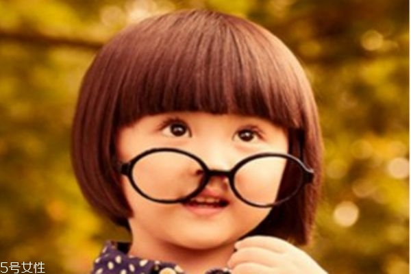 小女孩短發(fā)發(fā)型 兒童短發(fā)發(fā)型圖片 小女孩短發(fā)發(fā)型 兒童短發(fā)發(fā)型圖片