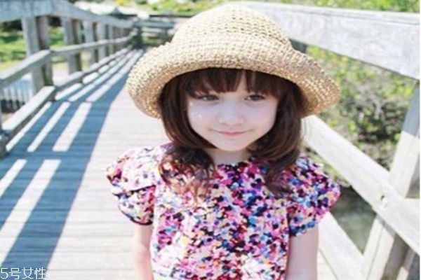 小女孩短發(fā)發(fā)型 兒童短發(fā)發(fā)型圖片 小女孩短發(fā)發(fā)型 兒童短發(fā)發(fā)型圖片