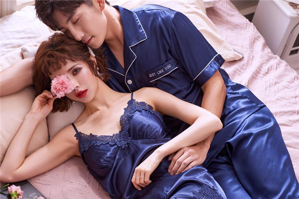 真絲睡衣會(huì)貼在身體上嗎 一般不會(huì)發(fā)生 真絲睡衣會(huì)貼在身體上嗎 一般不會(huì)發(fā)生