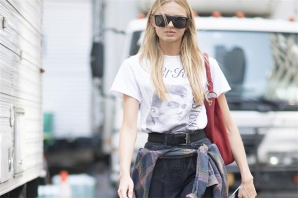 純棉t恤發(fā)黃怎么辦 不要使用漂白液 純棉t恤發(fā)黃怎么辦 不要使用漂白液