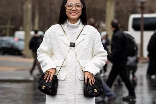 香奈兒雙挎包怎么背 chanel雙挎包搭配圖片 香奈兒雙挎包怎么背 chanel雙挎包搭配圖片