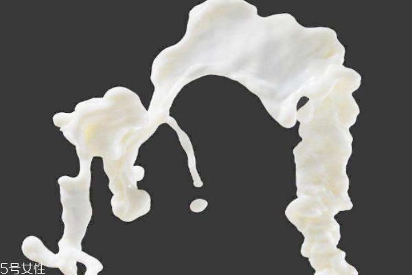 海藻面膜用哪種牛奶好 海藻面膜加牛奶的作用 海藻面膜用哪種牛奶好 海藻面膜加牛奶的作用