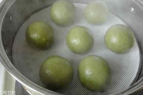 青團(tuán)為什么是青色的 青團(tuán)是哪里的特產(chǎn) 青團(tuán)為什么是青色的 青團(tuán)是哪里的特產(chǎn)