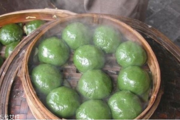 青團(tuán)為什么是青色的 青團(tuán)是哪里的特產(chǎn) 青團(tuán)為什么是青色的 青團(tuán)是哪里的特產(chǎn)