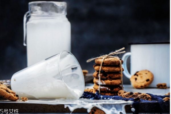 海藻面膜用哪種牛奶好 海藻面膜加牛奶的作用 海藻面膜用哪種牛奶好 海藻面膜加牛奶的作用