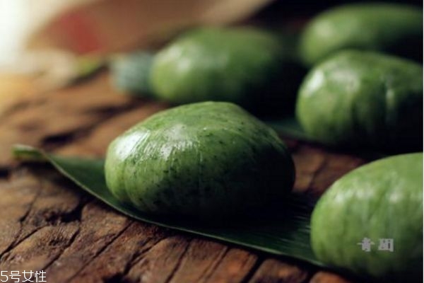 青團(tuán)凍硬了怎么辦 保質(zhì)期長(zhǎng)的青團(tuán)別購(gòu)買 青團(tuán)凍硬了怎么辦 保質(zhì)期長(zhǎng)的青團(tuán)別購(gòu)買