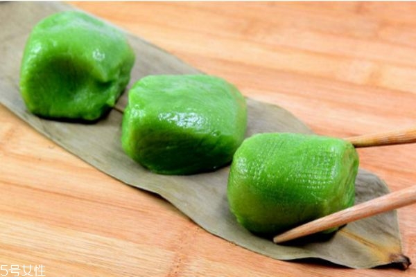 青團(tuán)的營養(yǎng)價(jià)值及功效 吃青團(tuán)時(shí)的四個(gè)注意 青團(tuán)的營養(yǎng)價(jià)值及功效 吃青團(tuán)時(shí)的四個(gè)注意