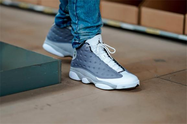 aj13渣渣灰什么時候發(fā)售 上腳效果滿分 aj13渣渣灰什么時候發(fā)售 上腳效果滿分