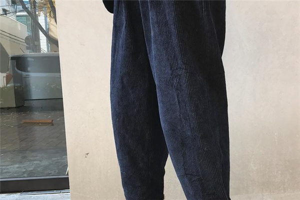 燈芯絨和條絨的區(qū)別 是一個(gè)概念 燈芯絨和條絨的區(qū)別 是一個(gè)概念