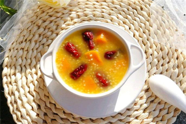 紅棗小米粥的功效與作用 好處非常多 紅棗小米粥的功效與作用 好處非常多