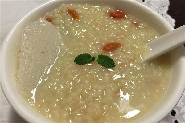 山藥小米粥可以放紅糖嗎 味道更香甜 山藥小米粥可以放紅糖嗎 味道更香甜