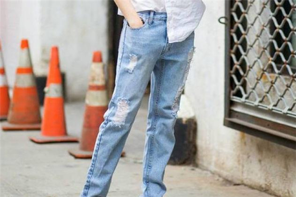 mom jeans是什么 牛仔褲的一種 mom jeans是什么 牛仔褲的一種