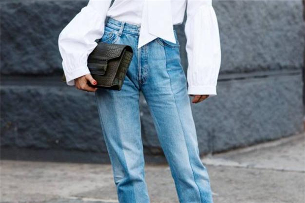 mom jeans是什么 牛仔褲的一種 mom jeans是什么 牛仔褲的一種