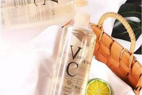 泰國(guó)vc水的作用和功效 泰國(guó)vc水成分表 泰國(guó)vc水的作用和功效 泰國(guó)vc水成分表