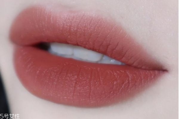 奶茶裸色口紅哪個(gè)牌子好看 什么牌子的奶茶色口紅好看 奶茶裸色口紅哪個(gè)牌子好看 什么牌子的奶茶色口紅好看