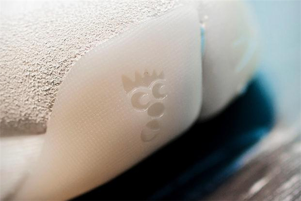 阿迪達(dá)斯byw什么意思 阿迪達(dá)斯天足籃球鞋測(cè)評(píng) 阿迪達(dá)斯byw什么意思 阿迪達(dá)斯天足籃球鞋測(cè)評(píng)