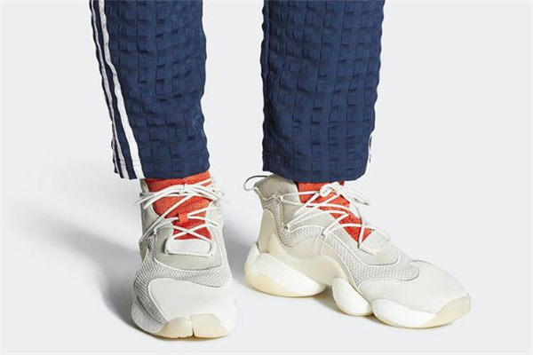 阿迪達(dá)斯byw什么意思 阿迪達(dá)斯天足籃球鞋測(cè)評(píng) 阿迪達(dá)斯byw什么意思 阿迪達(dá)斯天足籃球鞋測(cè)評(píng)