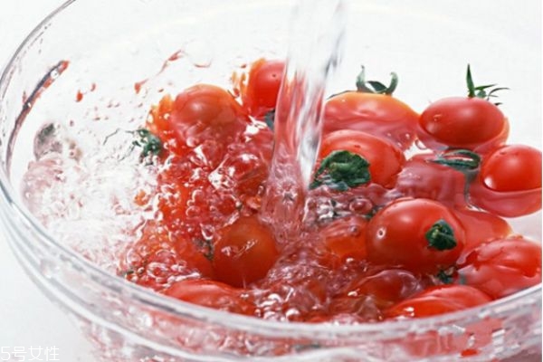 女生注意,吃番茄可以瘦小腹哦 女生注意,吃番茄可以瘦小腹哦