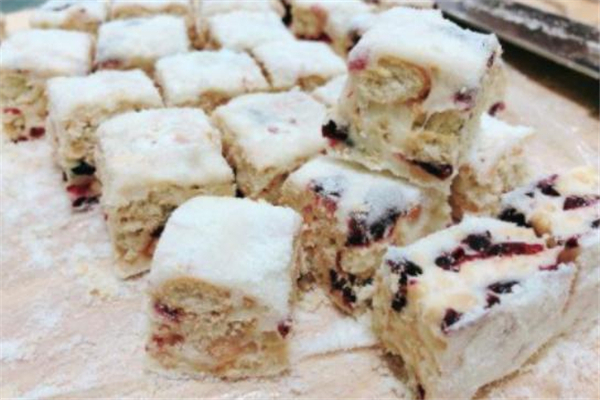 雪花酥太硬了怎么辦 雪花酥怎么做不硬 雪花酥太硬了怎么辦 雪花酥怎么做不硬