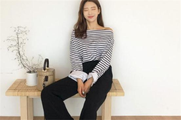 手臂粗的女生適合穿什么 春季顯瘦搭配技巧 手臂粗的女生適合穿什么 春季顯瘦搭配技巧