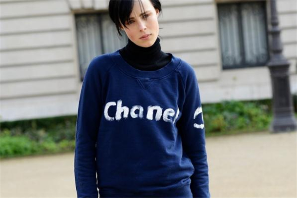 打底衫怎么搭配 打底衫春季搭配指南 打底衫怎么搭配 打底衫春季搭配指南